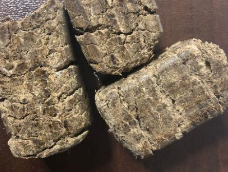 供应环保生物质燃料 压块 颗粒 生物质压块杂杨